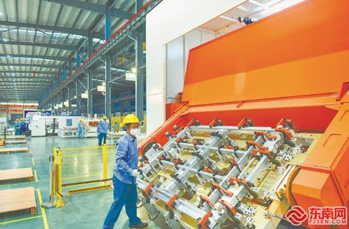 強(qiáng)鏈擴(kuò)鏈生產(chǎn)忙 汽車廂體制造助力產(chǎn)業(yè)升級